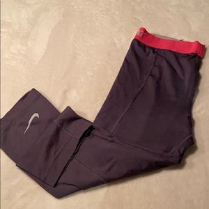 NIKE Pro Combat Women’s Cropped Leggings Size L